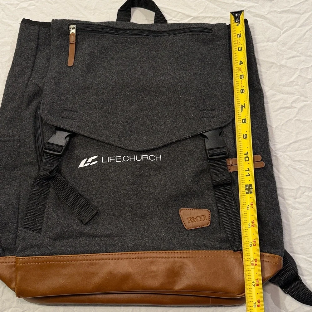 Life Church Craig GroeschelField & Co Campster Satchel Laptop Backpack NWOT - Picture 9 of 12